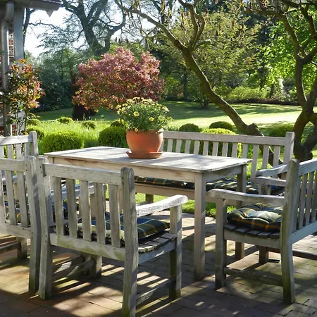 Im Garten * Hude (Oldenburg)